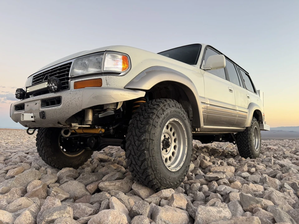 1997 Lexus LX 1st Gen - Image 25 of 31