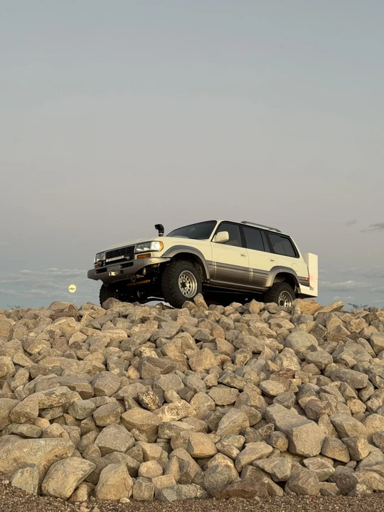1997 Lexus LX 1st Gen - Image 18 of 31