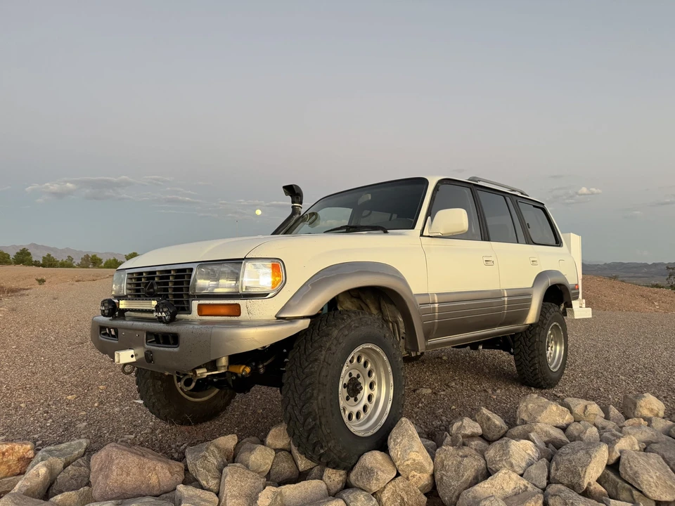1997 Lexus LX 1st Gen - Image 21 of 31