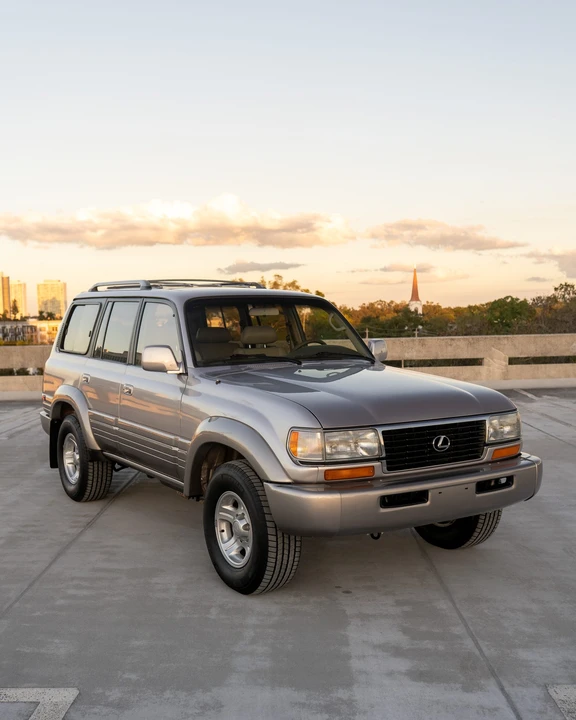 1997 Lexus LX 1st Gen - Image 3 of 31