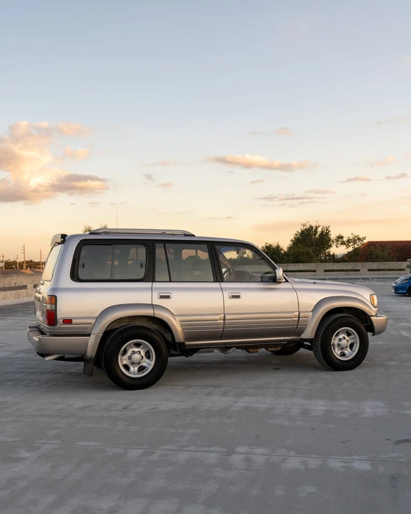 1997 Lexus LX 1st Gen - Image 12 of 31