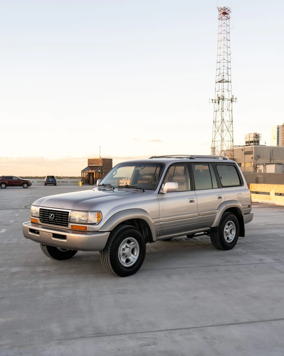 1997 Lexus LX 1st Gen - Image 19 of 31