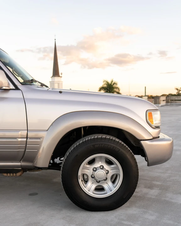 1997 Lexus LX 1st Gen - Image 24 of 31