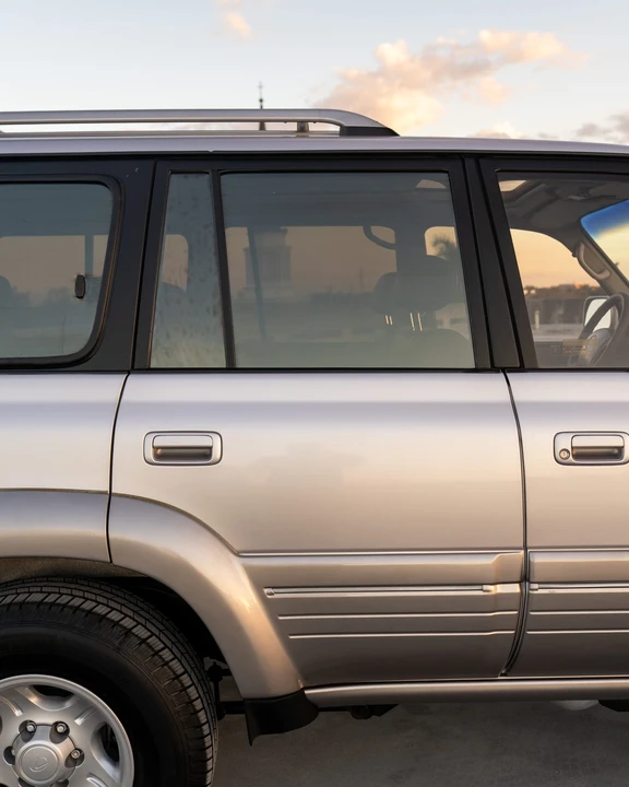 1997 Lexus LX 1st Gen - Image 25 of 31