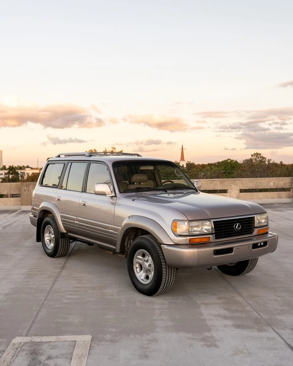 1997 Lexus LX 1st Gen - Image 6 of 31