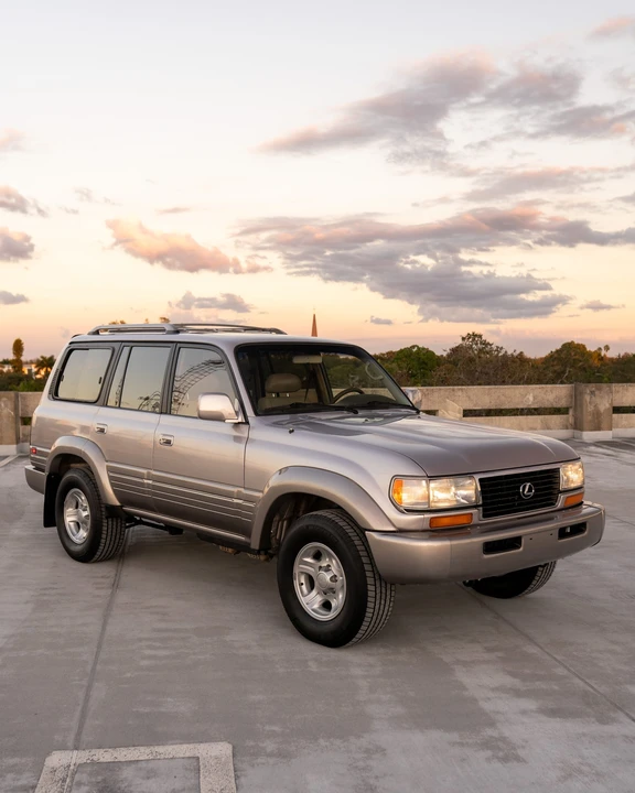 1997 Lexus LX 1st Gen - Image 7 of 31