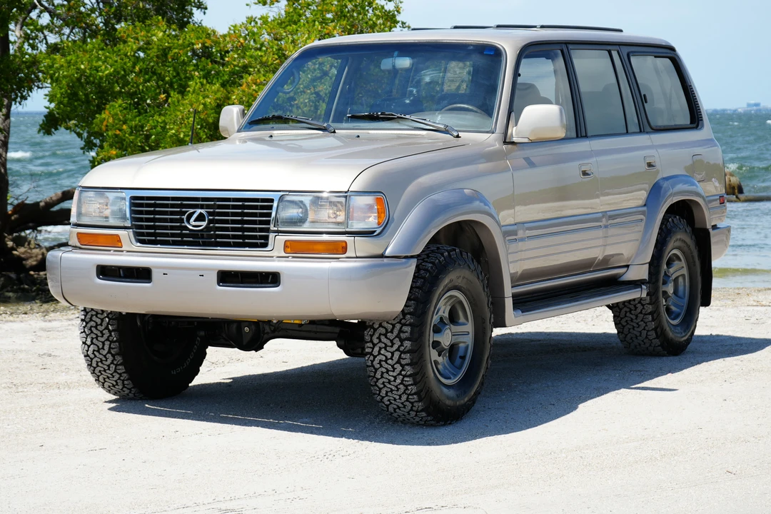 1997 Lexus LX 1st Gen - Image 11 of 31