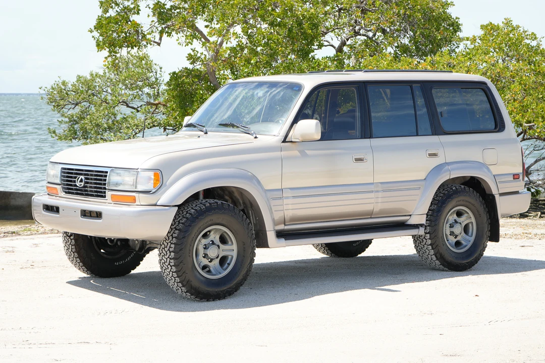 1997 Lexus LX 1st Gen - Image 21 of 31