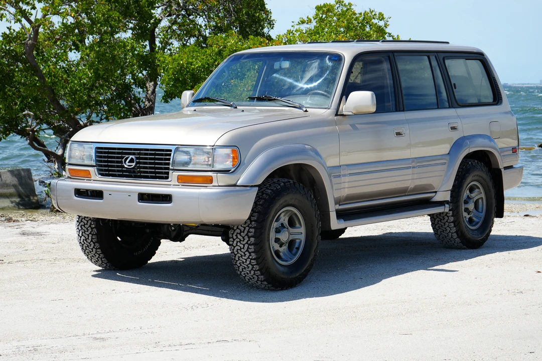 1997 Lexus LX 1st Gen - Image 12 of 31