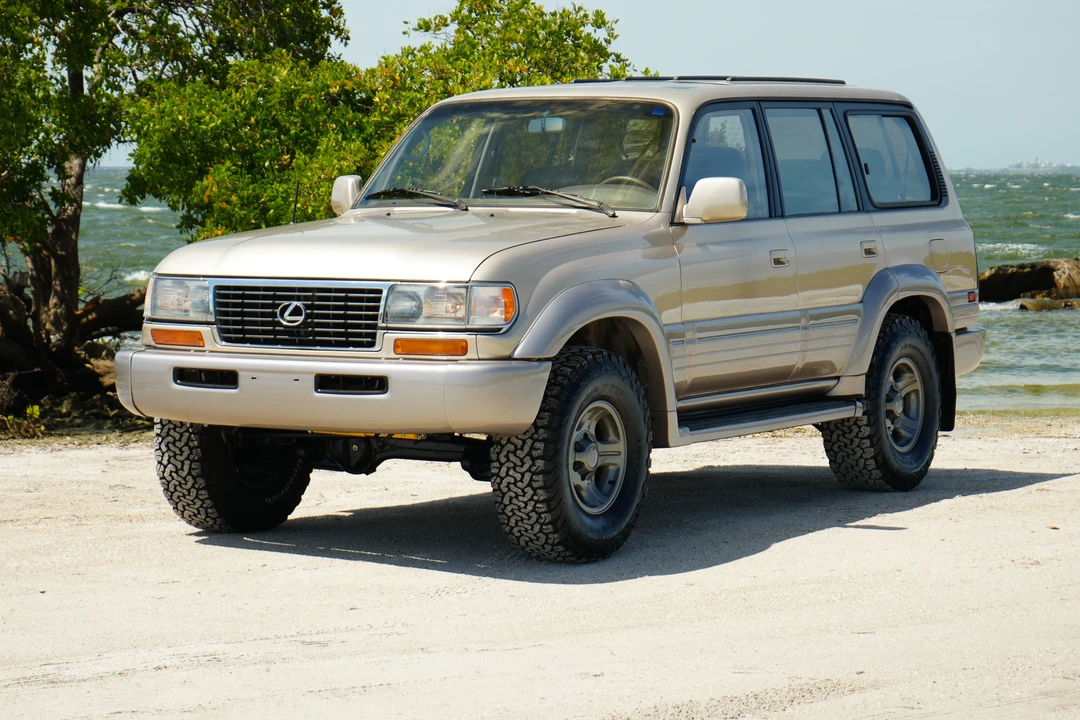 1997 Lexus LX 1st Gen - Image 13 of 31
