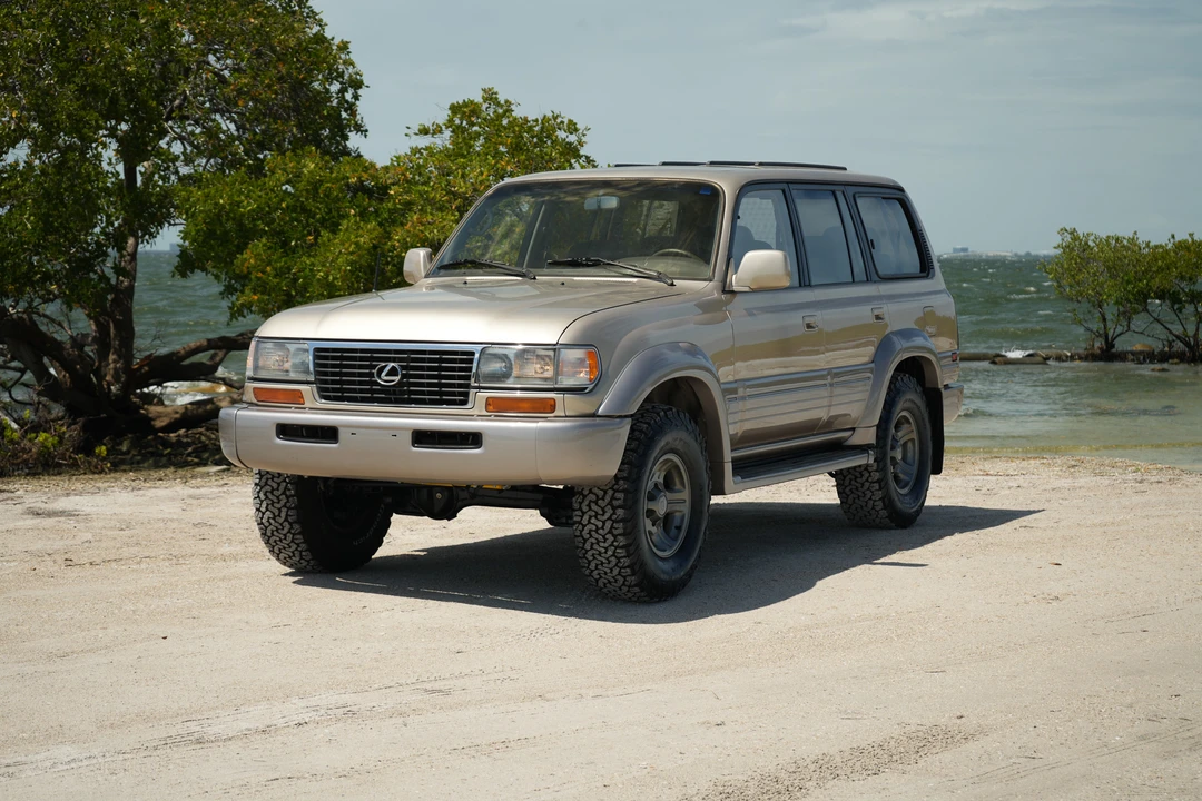 1997 Lexus LX 1st Gen - Image 10 of 31