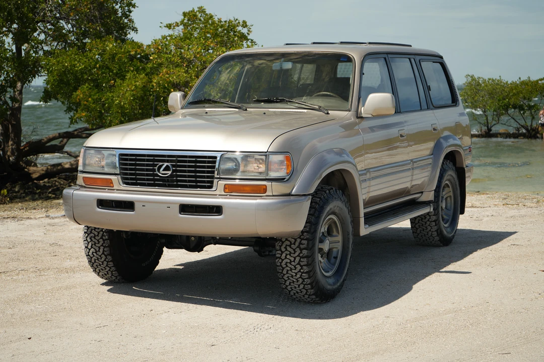 1997 Lexus LX 1st Gen - Image 9 of 31