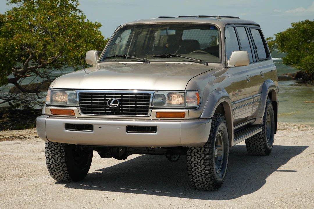 1997 Lexus LX 1st Gen - Image 8 of 31