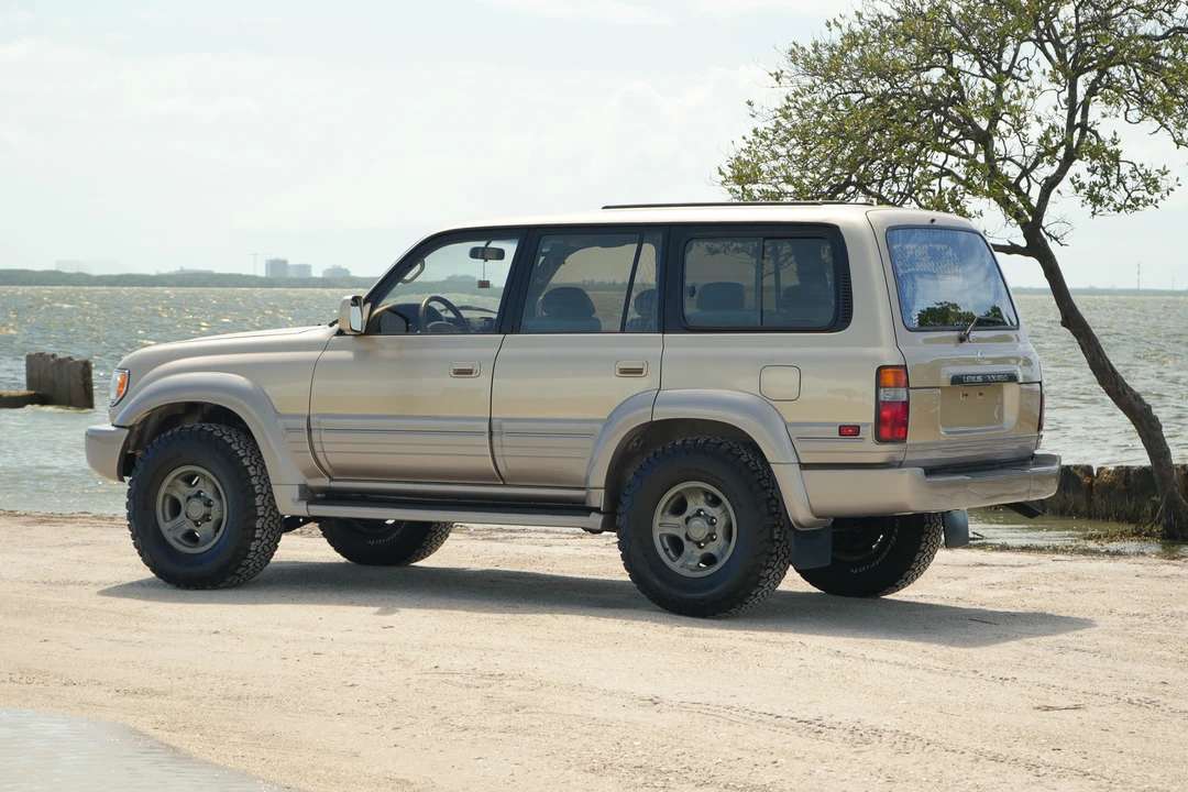 1997 Lexus LX 1st Gen - Image 30 of 31