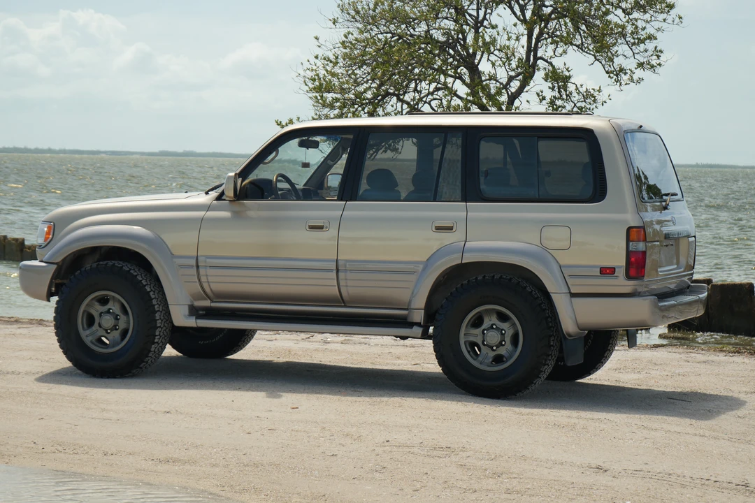 1997 Lexus LX 1st Gen - Image 29 of 31