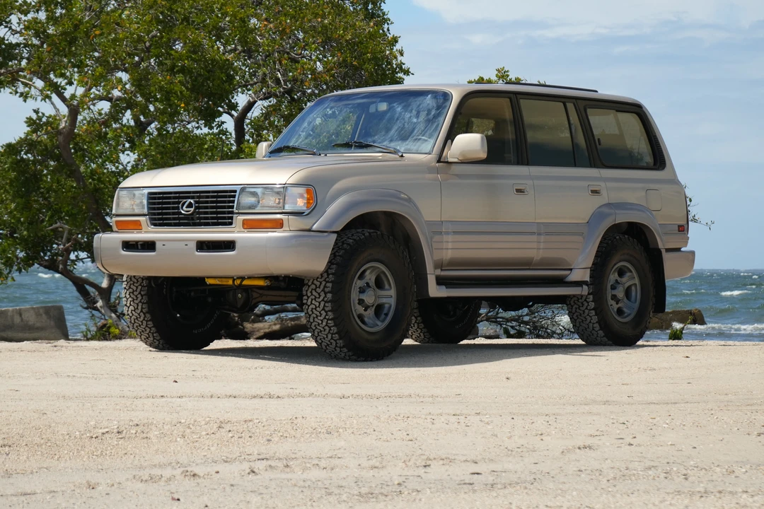 1997 Lexus LX 1st Gen - Image 18 of 31