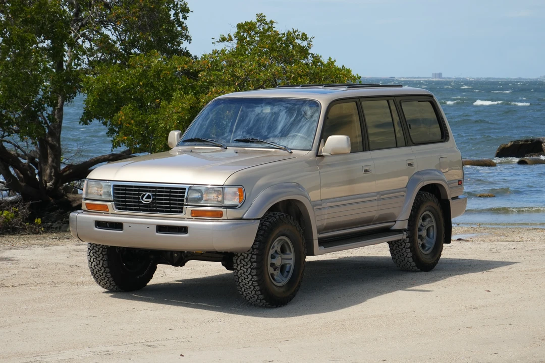 1997 Lexus LX 1st Gen - Image 16 of 31