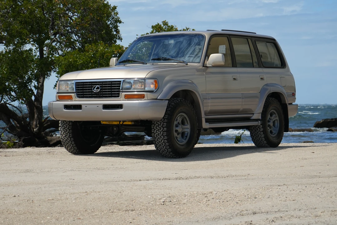 1997 Lexus LX 1st Gen - Image 14 of 31