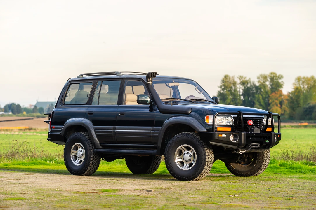 1997 Lexus LX 1st Gen - Image 18 of 31