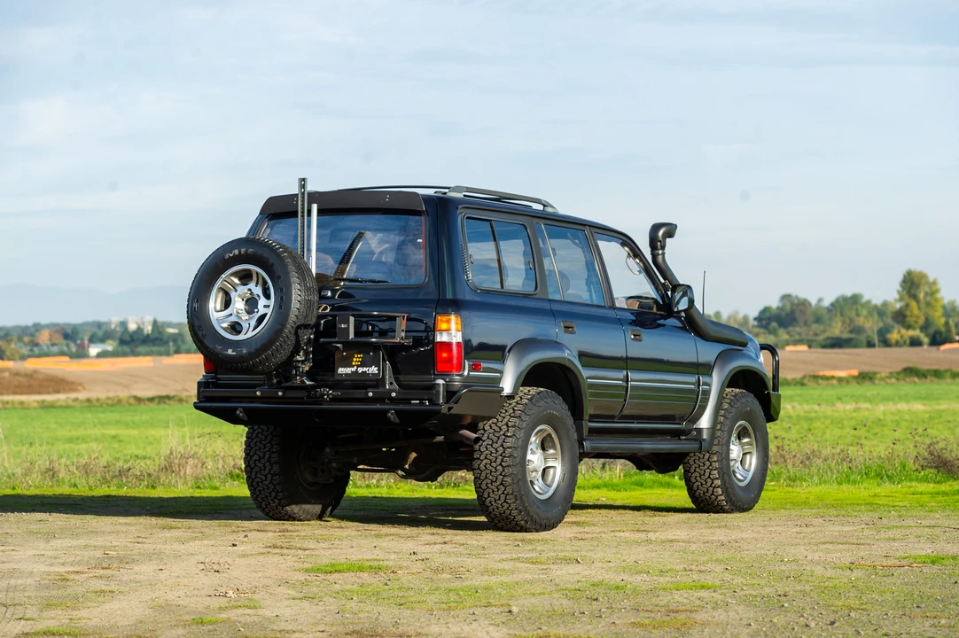 1997 Lexus LX 1st Gen - Image 15 of 31