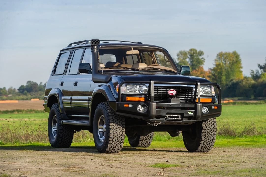 1997 Lexus LX 1st Gen - Image 21 of 31