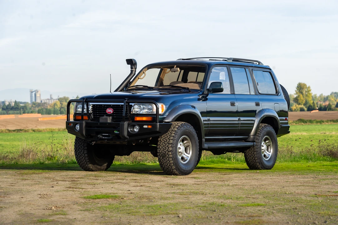 1997 Lexus LX 1st Gen - Image 4 of 31