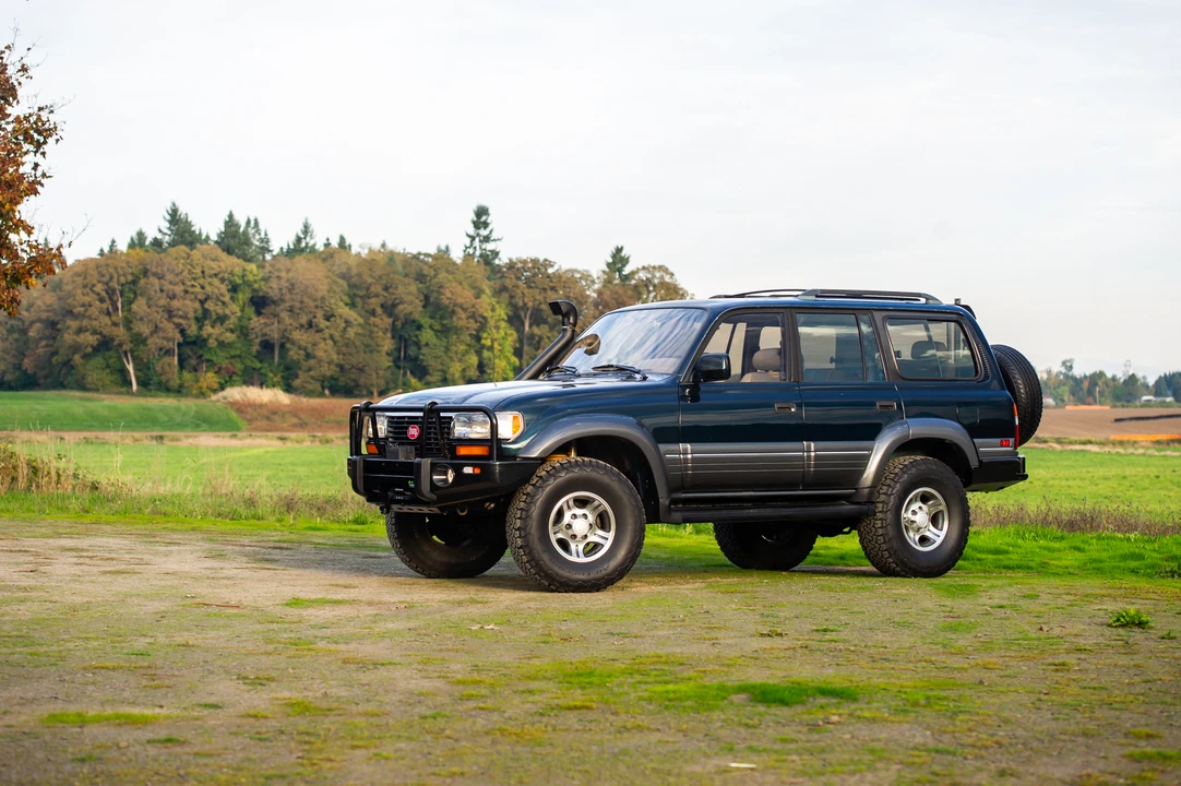 1997 Lexus LX 1st Gen - Image 5 of 31