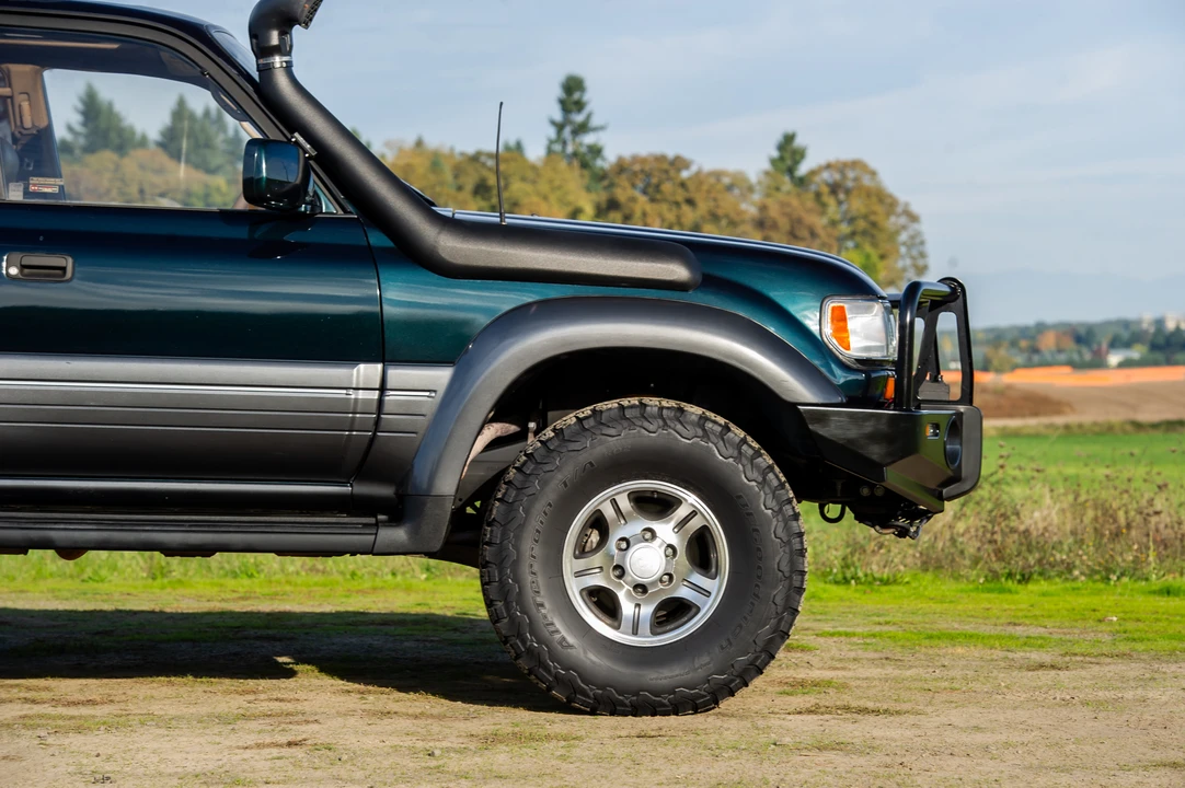 1997 Lexus LX 1st Gen - Image 27 of 31