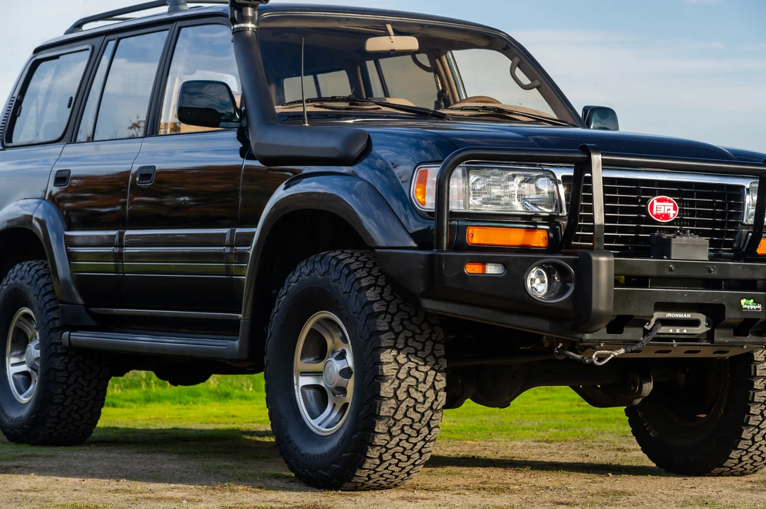 1997 Lexus LX 1st Gen - Image 28 of 31