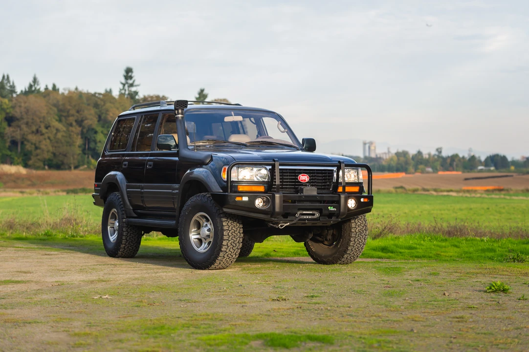 1997 Lexus LX 1st Gen - Image 19 of 31