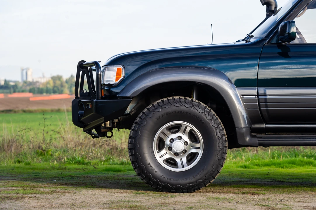 1997 Lexus LX 1st Gen - Image 24 of 31