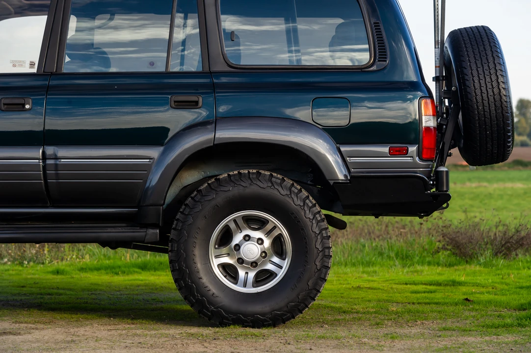 1997 Lexus LX 1st Gen - Image 25 of 31