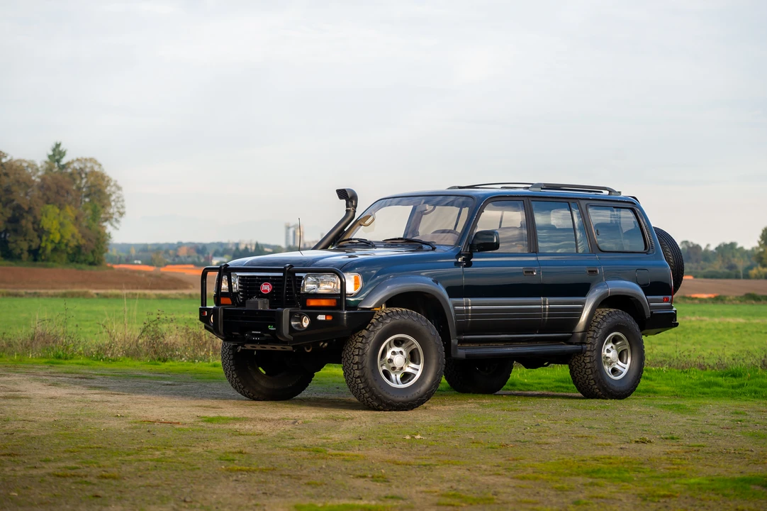 1997 Lexus LX 1st Gen - Image 3 of 31