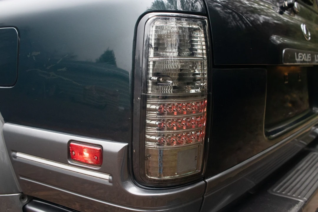 1997 Lexus LX 1st Gen - Image 27 of 31
