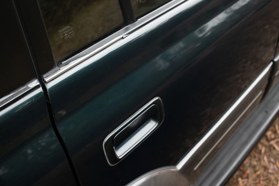 1997 Lexus LX 1st Gen - Image 30 of 31