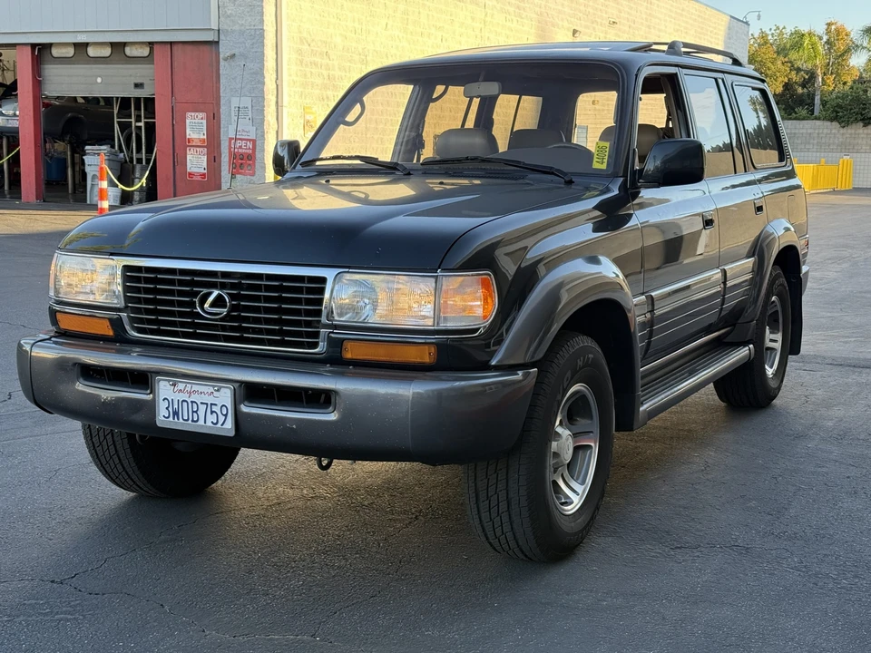 1997 Lexus LX 1st Gen - Image 12 of 31