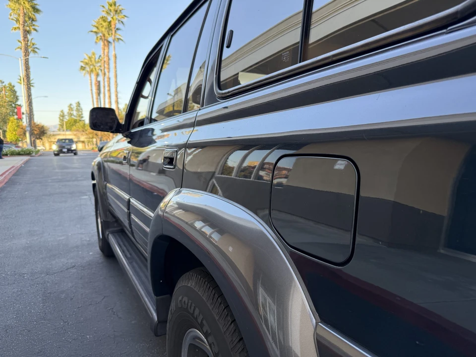 1997 Lexus LX 1st Gen - Image 23 of 31
