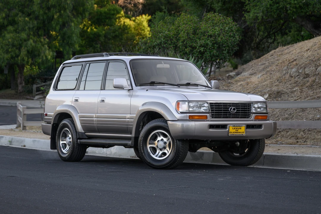 1997 Lexus LX 1st Gen - Image 9 of 31