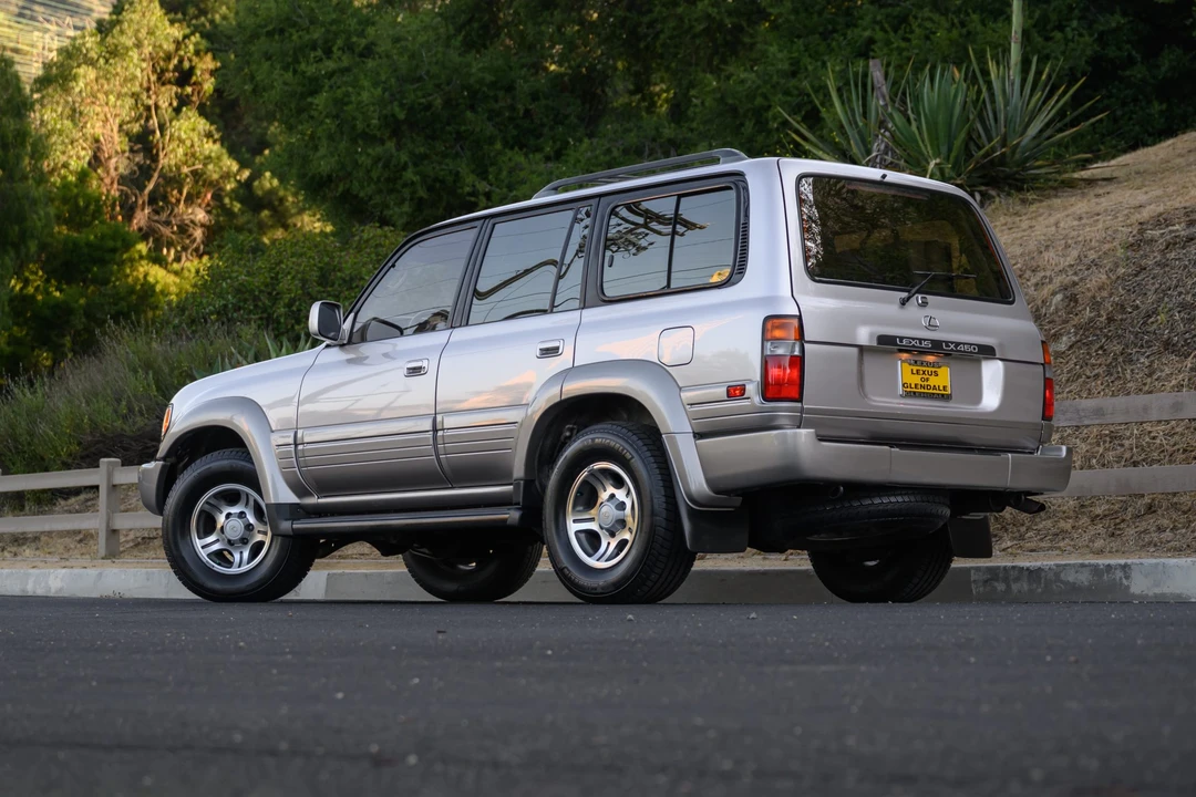 1997 Lexus LX 1st Gen - Image 19 of 31