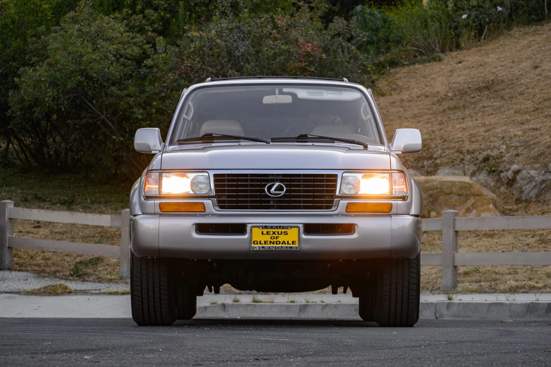1997 Lexus LX 1st Gen - Image 5 of 31