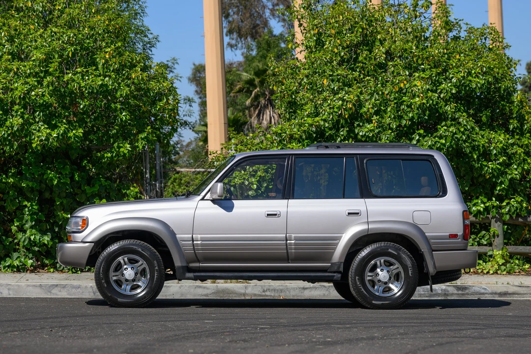 1997 Lexus LX 1st Gen - Image 20 of 31