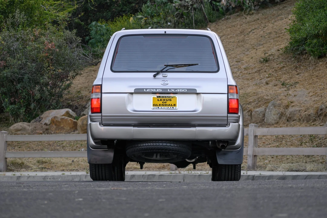 1997 Lexus LX 1st Gen - Image 15 of 31