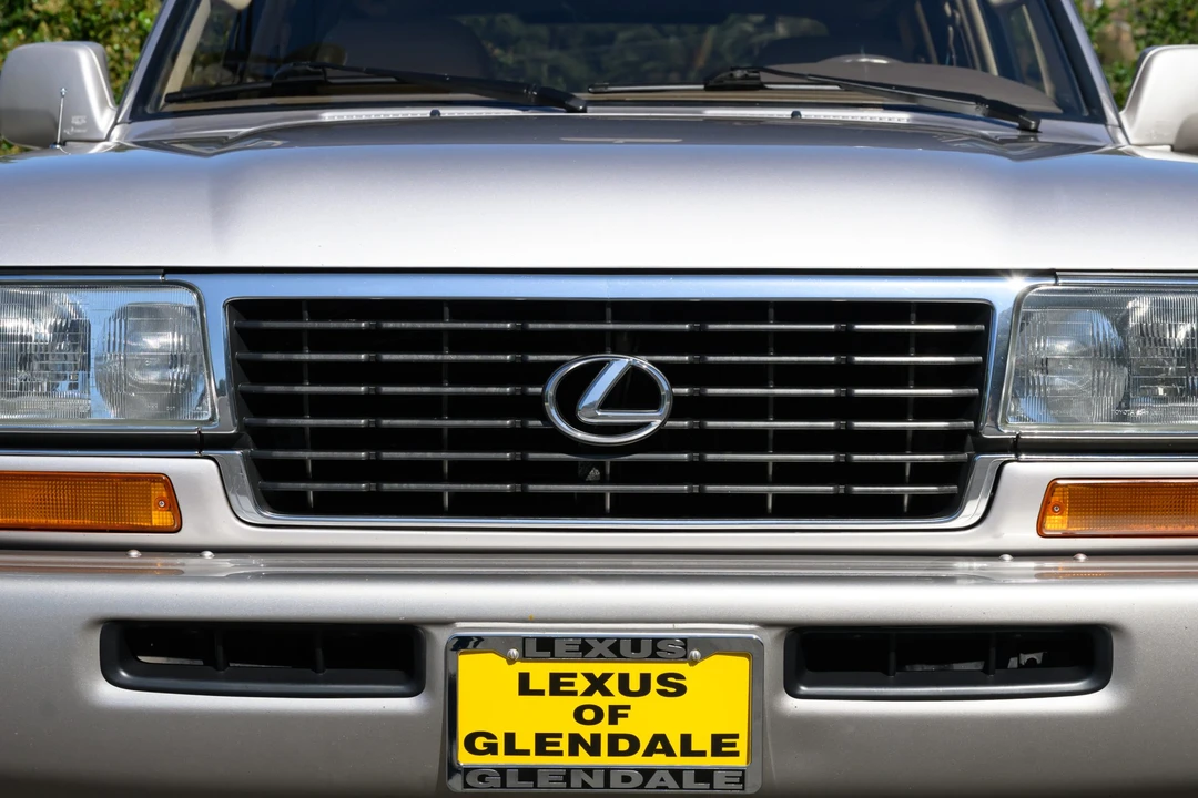 1997 Lexus LX 1st Gen - Image 24 of 31