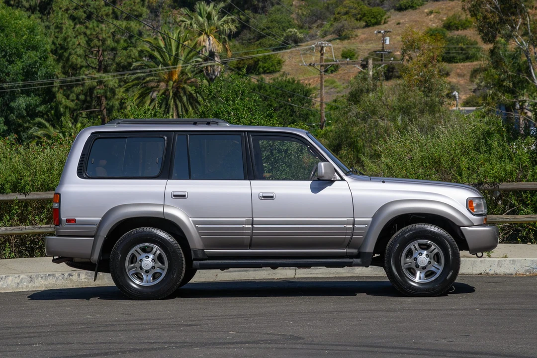 1997 Lexus LX 1st Gen - Image 12 of 31