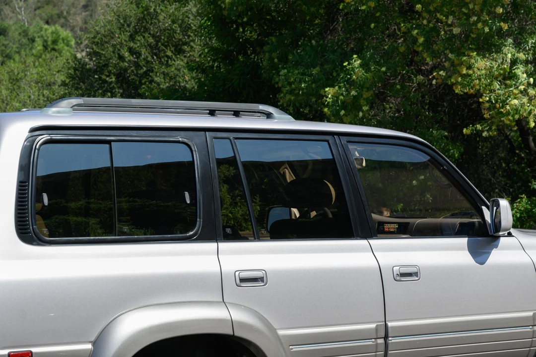 1997 Lexus LX 1st Gen - Image 30 of 31