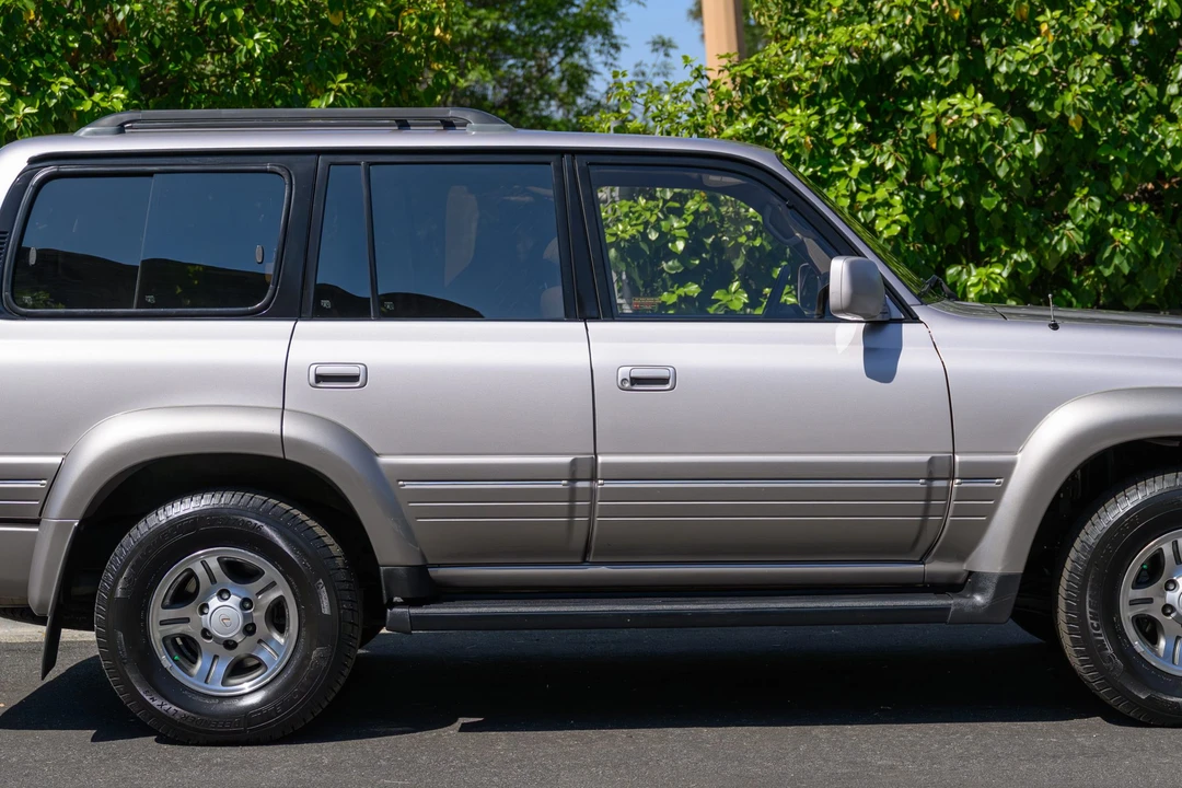 1997 Lexus LX 1st Gen - Image 29 of 31
