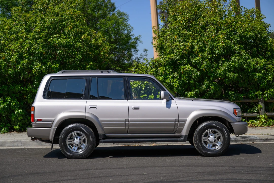 1997 Lexus LX 1st Gen - Image 11 of 31
