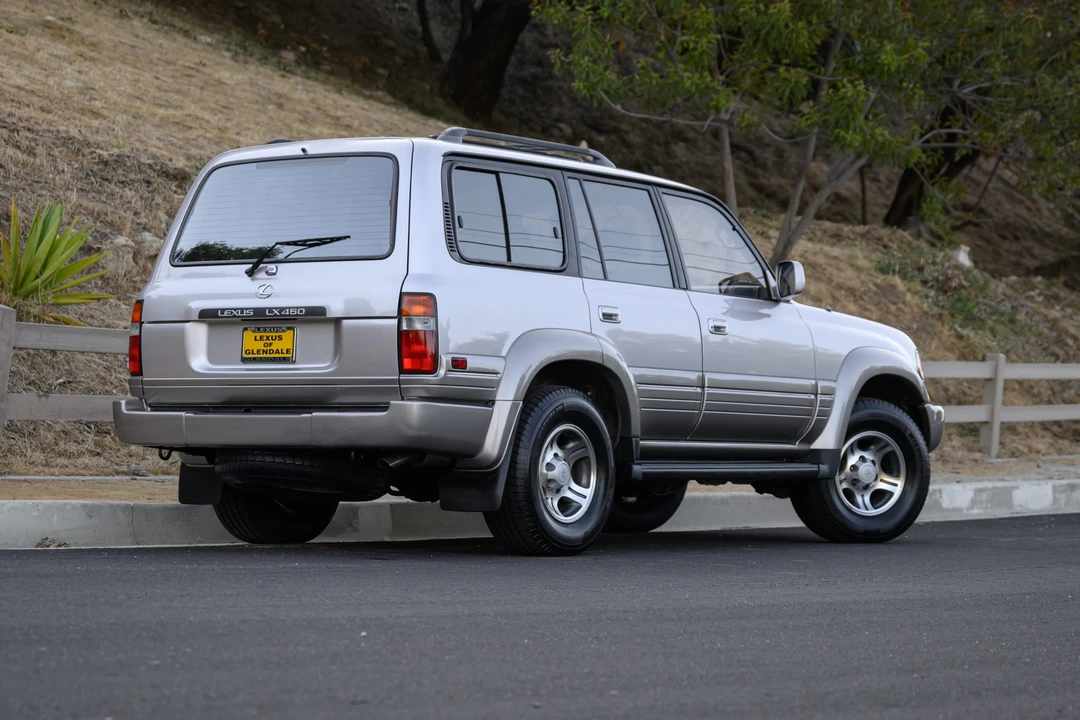 1997 Lexus LX 1st Gen - Image 13 of 31