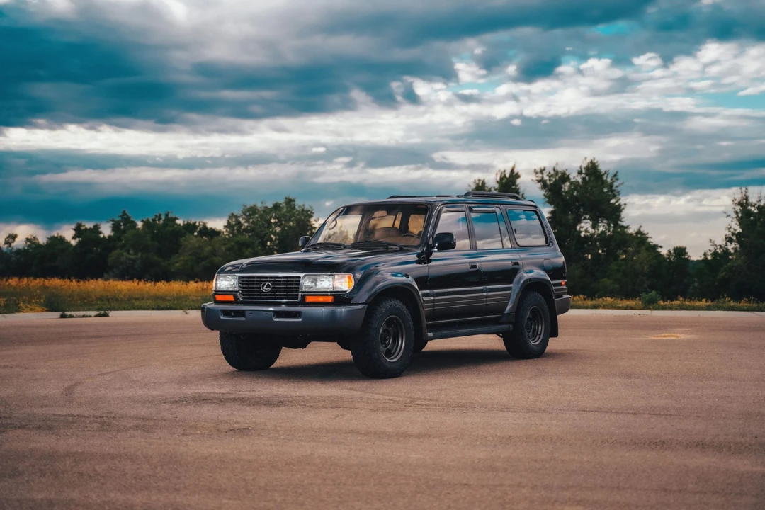 1997 Lexus LX 1st Gen - Image 3 of 31