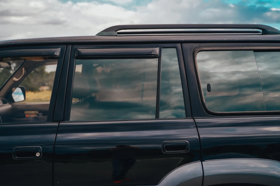 1997 Lexus LX 1st Gen - Image 22 of 31